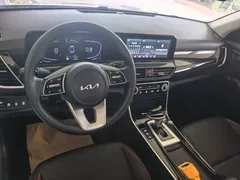 2023 Kia Seltos 1.5L CVT Luxury, белый — фото 11