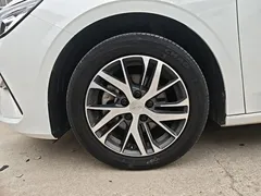 2022 Geely Emgrand 4th Gen 1.5L MT Luxury, белый — фото 23