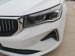 2022 Geely Emgrand 4th Gen 1.5L MT Luxury, белый — фото 24