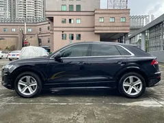 2021 Audi Q8 45 TFSI Luxury, чёрный — фото 30