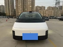 2024 Li Auto MEGA Ultra, белый — фото 2