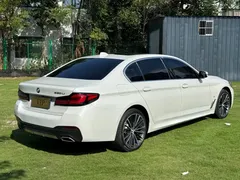 2022 BMW 5 Series 530Li M Sport Package, белый — фото 4