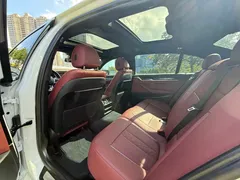 2022 BMW 5 Series 530Li M Sport Package, белый — фото 8