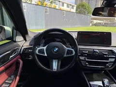 2022 BMW 5 Series 530Li M Sport Package, белый — фото 10