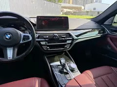 2022 BMW 5 Series 530Li M Sport Package, белый — фото 11