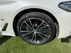 2022 BMW 5 Series 530Li M Sport Package, белый — фото 17
