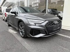2022 Audi A3L Limousine 35 TFSI Luxury Sport — фото 3
