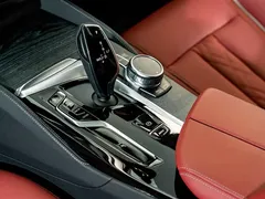 2023 BMW 5 Series 530Li Leading M Sport Package, чёрный — фото 11