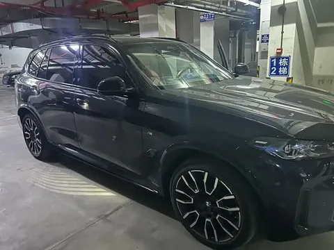 2023 BMW X5 40Li M Sport Night Package