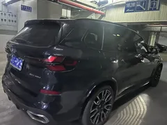 2023 BMW X5 40Li M Sport Night Package, чёрный — фото 2