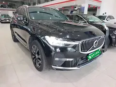 2022 Volvo XC60 4WD Luxury, чёрный — фото 4