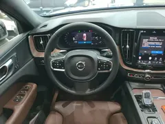 2022 Volvo XC60 4WD Luxury, чёрный — фото 11