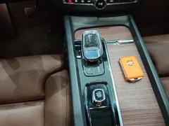 2022 Volvo XC60 4WD Luxury, чёрный — фото 14