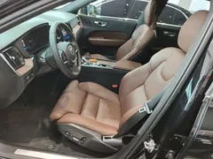2022 Volvo XC60 4WD Luxury, чёрный — фото 15