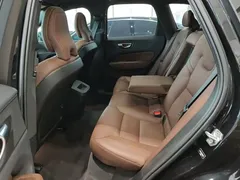 2022 Volvo XC60 4WD Luxury, чёрный — фото 17
