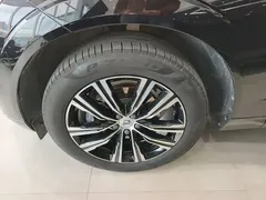 2022 Volvo XC60 4WD Luxury, чёрный — фото 23