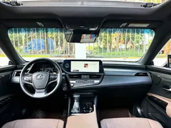 2022 Lexus ES 300h Excellence, чёрный — фото 9