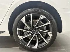 2023 Audi A4L 40 TFSI Luxury Dynamic, белый — фото 14