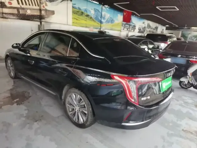 2022 Hongqi E-QM5 EV 431km