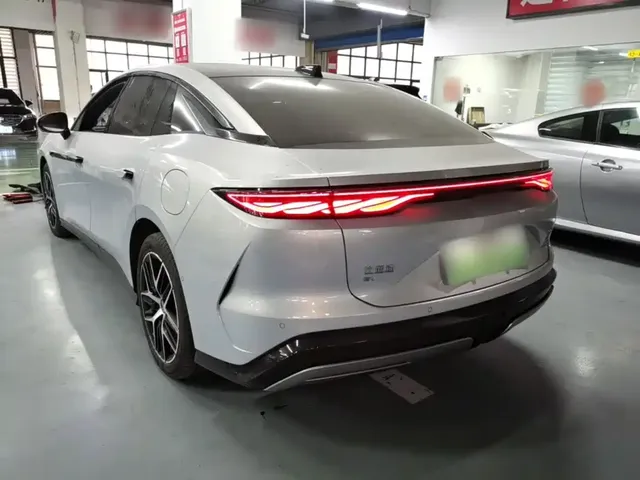 2025 BYD Han L EV 4WD Lidar Flagship