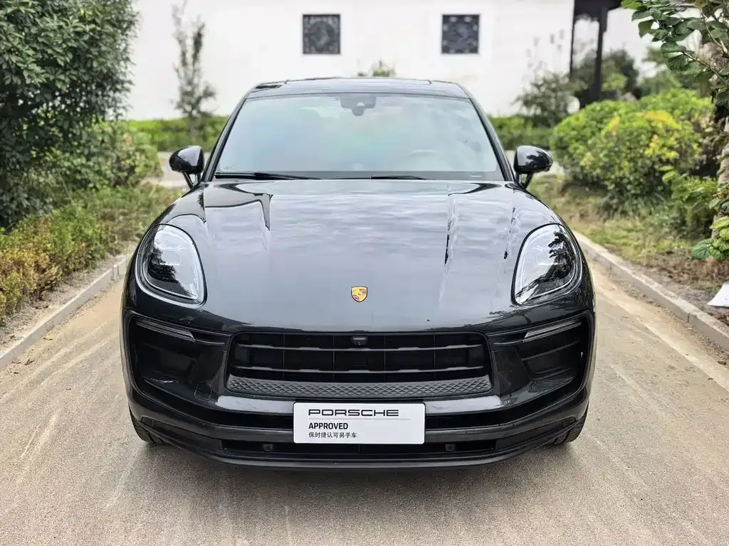 2022 Porsche Macan 2.0T