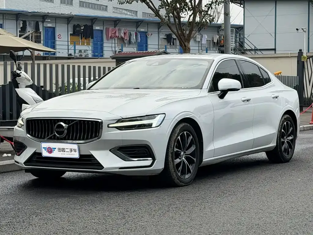 2021 Volvo S60 T4 Luxury