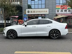 2021 Volvo S60 T4 Luxury, белый — фото 3