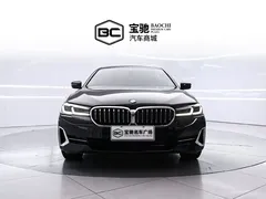 2022 BMW 5 Series 530Li Premium Luxury Package, чёрный — фото 2
