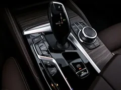 2022 BMW 5 Series 530Li Premium Luxury Package, чёрный — фото 10