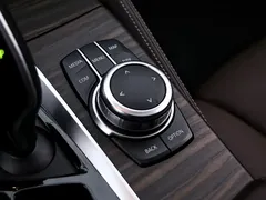 2022 BMW 5 Series 530Li Premium Luxury Package, чёрный — фото 11