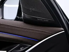 2022 BMW 5 Series 530Li Premium Luxury Package, чёрный — фото 14