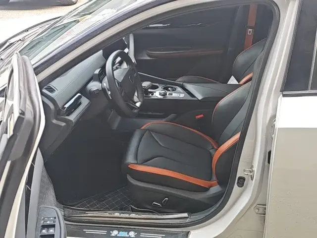 2023 Changan UNI-V 1.5T Premium
