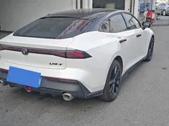 2023 Changan UNI-V 1.5T Premium, белый — фото 9