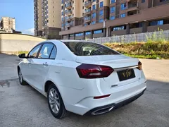 2021 Geely Emgrand UP 1.5L CVT Luxury, белый — фото 4