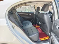 2021 Geely Emgrand UP 1.5L CVT Luxury, белый — фото 12