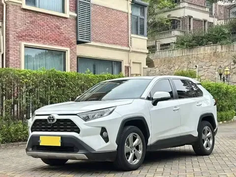 2022 Toyota RAV4 2.0L CVT 2WD Fashion Plus