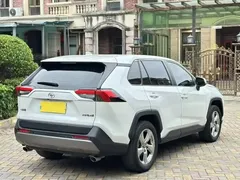2022 Toyota RAV4 2.0L CVT 2WD Fashion Plus, белый — фото 4