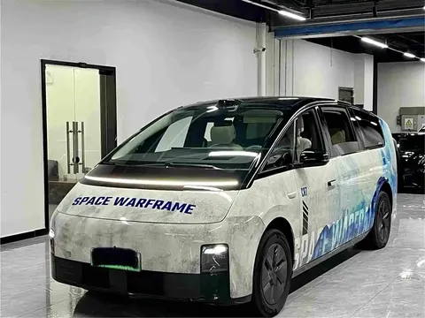 2024 Li Auto MEGA Ultra