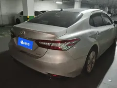 2021 Toyota Camry 2.0G Luxury — фото 3