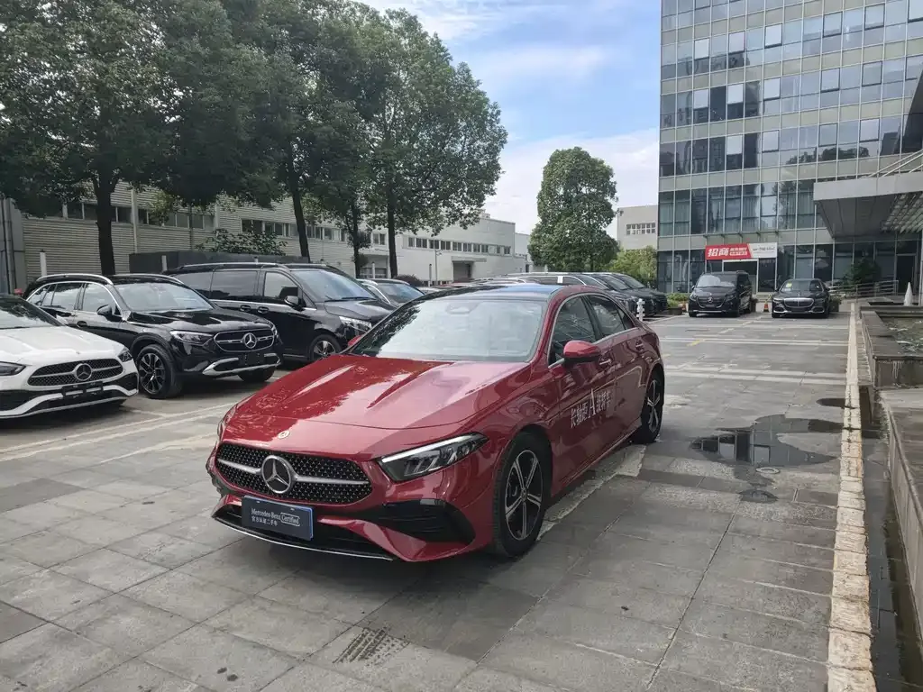 2023 Mercedes-Benz A-Class A 200 L Fashion
