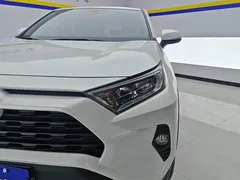 2022 Toyota RAV4 2.0L CVT 2WD Fashion, белый — фото 5