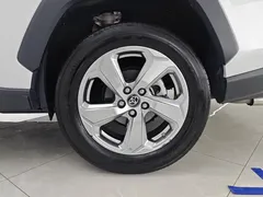 2022 Toyota RAV4 2.0L CVT 2WD Fashion, белый — фото 6