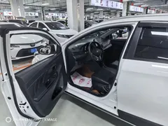 2021 Toyota Yaris L Zhixuan X 1.5L CVT Leading, белый — фото 8
