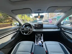 2022 Geely Emgrand 4th Gen 1.5L CVT Luxury, белый — фото 5