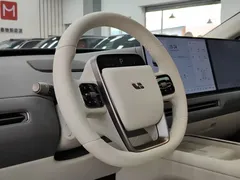 2025 Li Auto i8 Standard — фото 10