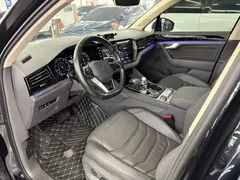 2022 Volkswagen Touareg 2.0TSI Ruishang, чёрный — фото 4