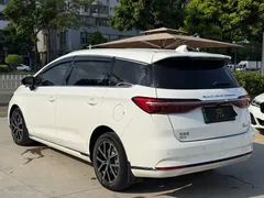 2022 BYD Song Max DM-i PHEV 105KM Premium, белый — фото 4