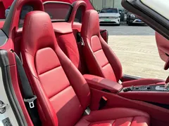 2020 Porsche 718 Boxster 2.0T, белый — фото 14