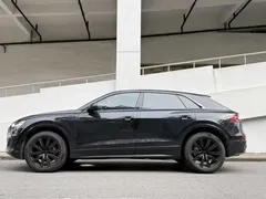2021 Audi Q8 45 TFSI Luxury, чёрный — фото 2