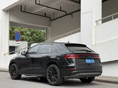 2021 Audi Q8 45 TFSI Luxury, чёрный — фото 3
